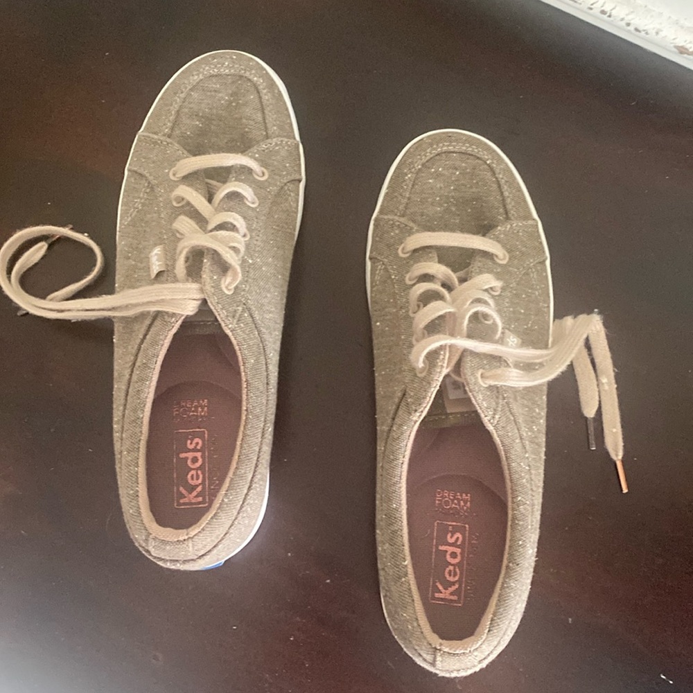 Keds Dream Foam Memory Gymshoes. Size 6.5. Like New. Brown w/ brown laces